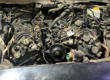 Замена прокладок клапанных крышек и форсунок на Jaguar XJ V8